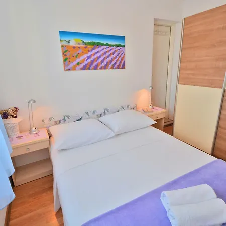 Apartments Residence Sunce Supetar - Cozy Base To Stay And Explore Island Brac Free Parking Exterior photo
