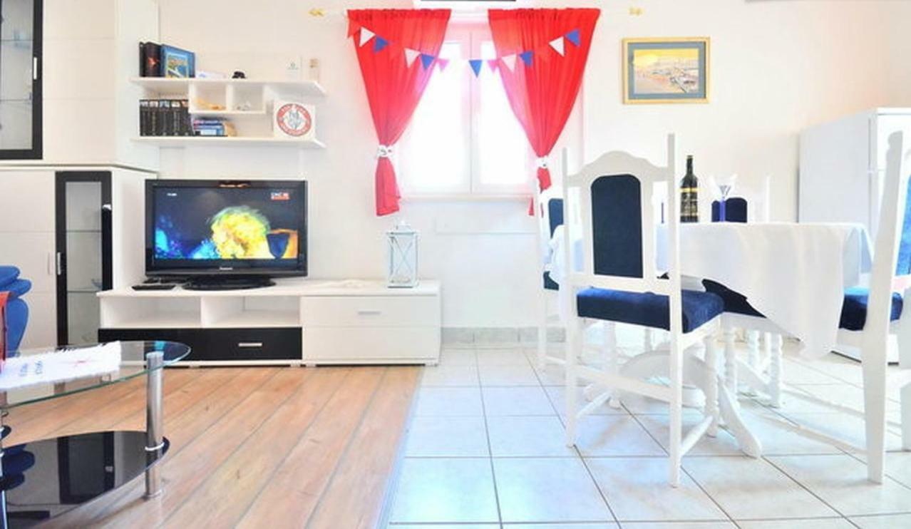 Sunce - Cozy Base To And Explore Island Brac Free Parking Apartment