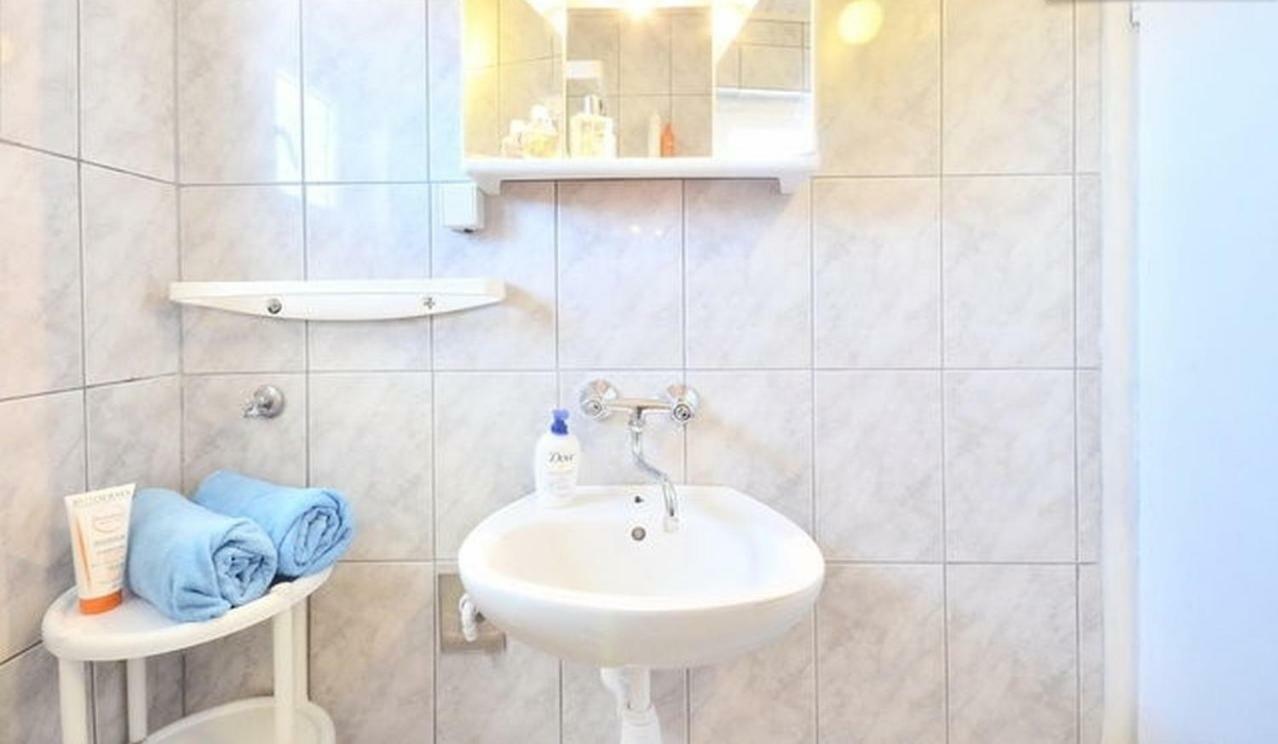Sunce - Cozy Base To And Explore Island Brac Free Parking Apartment Supetar