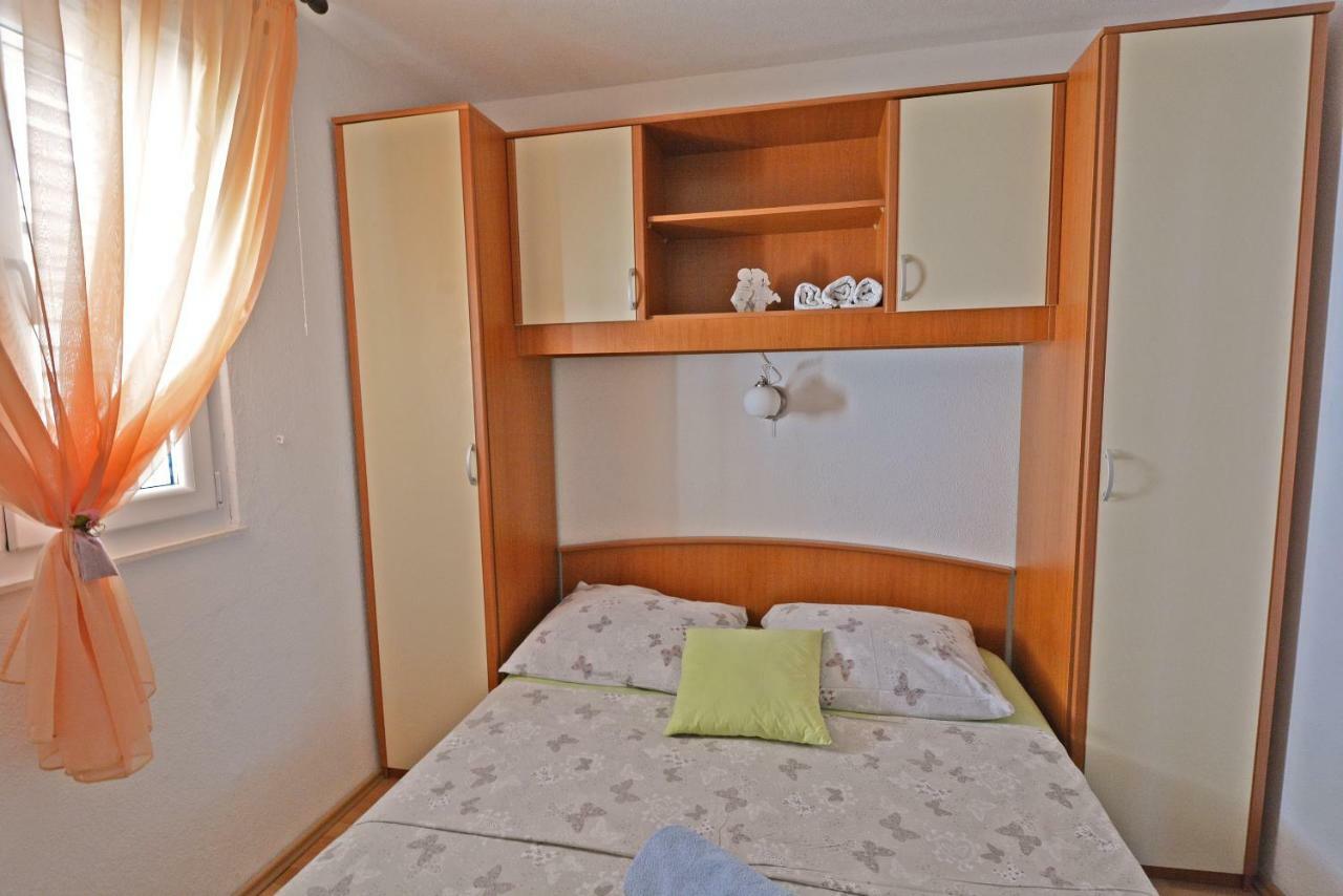 Sunce - Cozy Base To And Explore Island Brac Free Parking Apartment Supetar